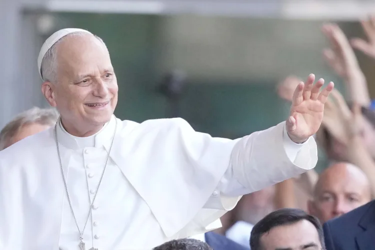Pope Leo calls for dialogue over conflict, encourages young Catholics